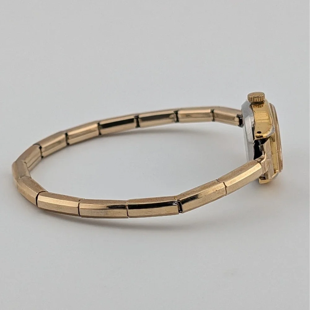 Vintage Pulsar Y590-5100 Gold-Tone Petite Women's Quartz Watch 16mm Expansion